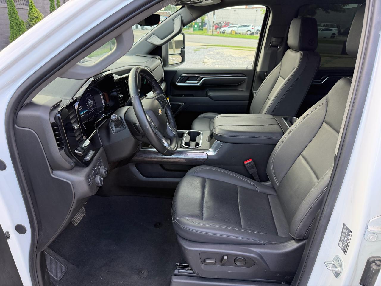 Chevrolet Silverado 2500HD LTZ Crew Cab 4WD 2025