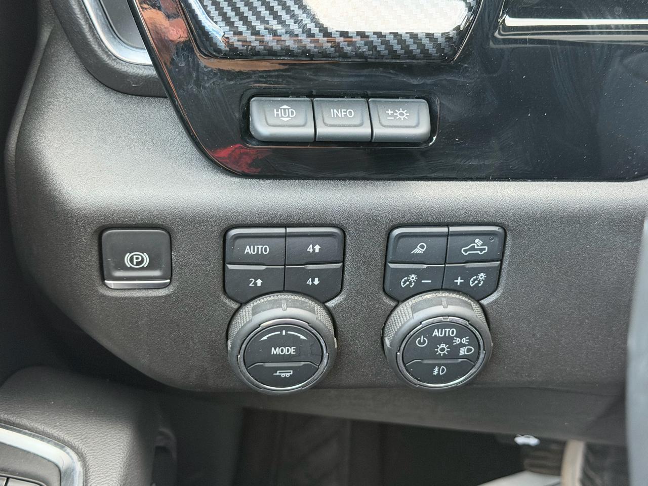 Chevrolet Silverado 2500HD LTZ Crew Cab 4WD 2025