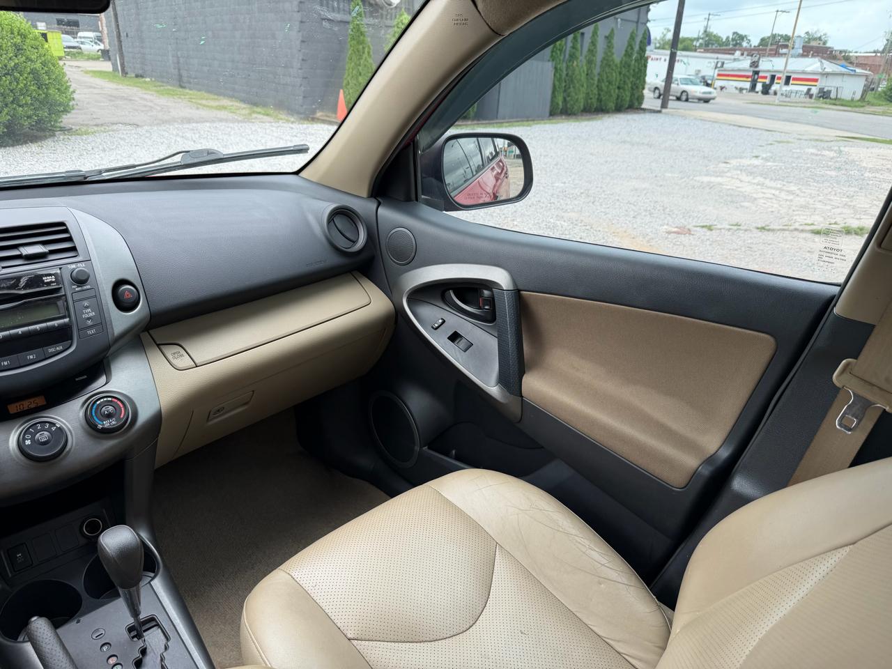 Toyota RAV4  2010