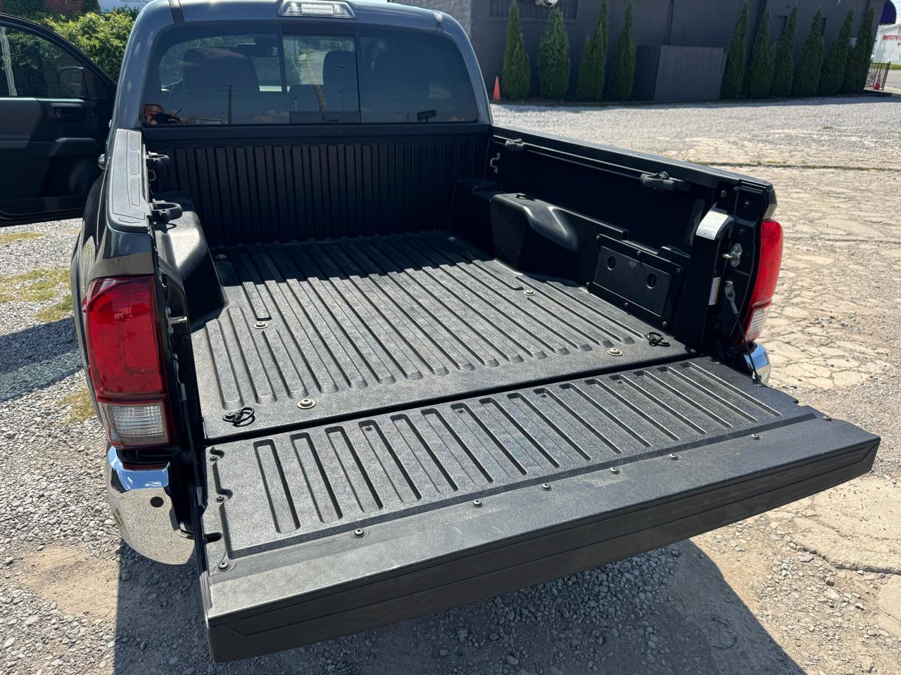 Toyota Tacoma SR5 2020