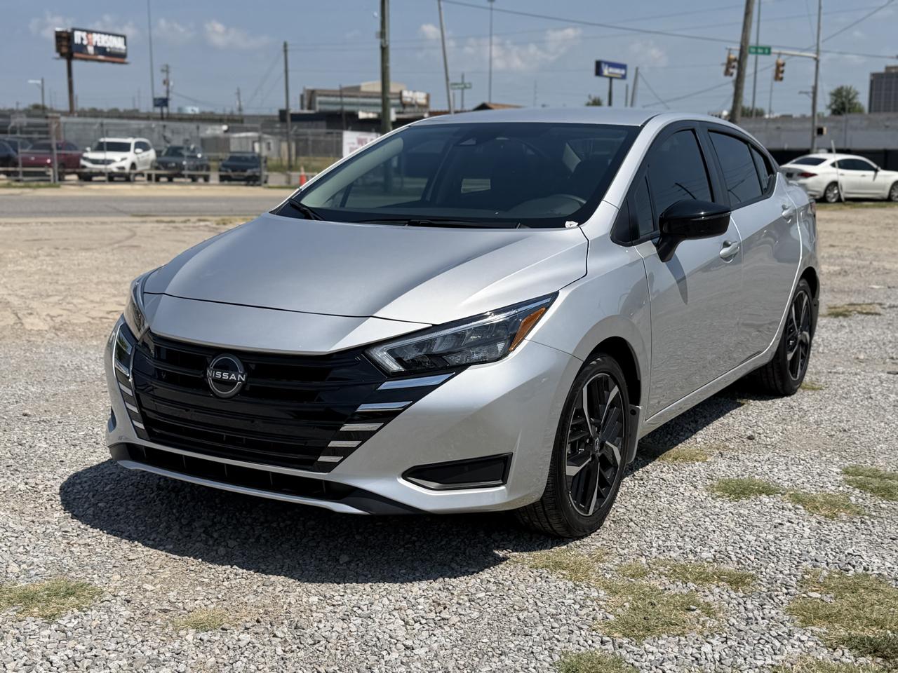 Nissan Versa SR 2025