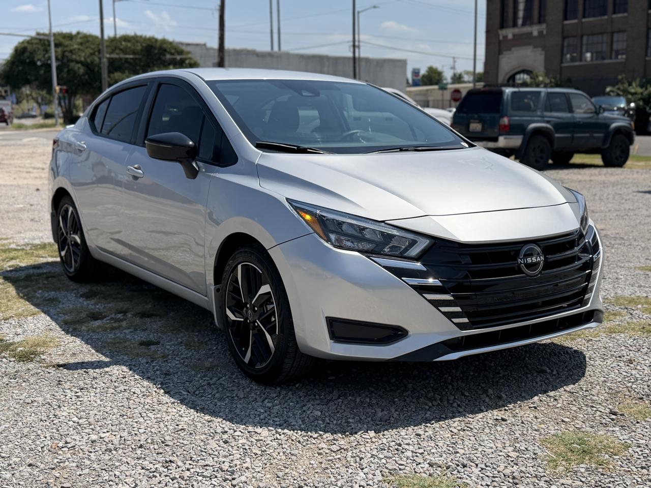 Nissan Versa SR 2025