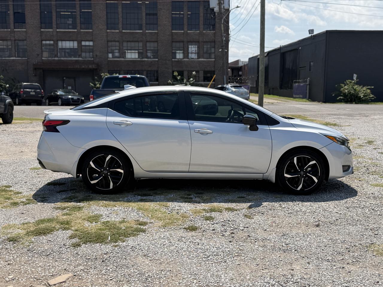 Nissan Versa SR 2025
