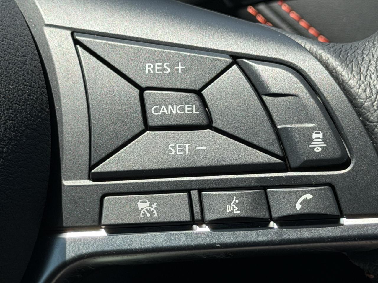 Nissan Versa SR 2025