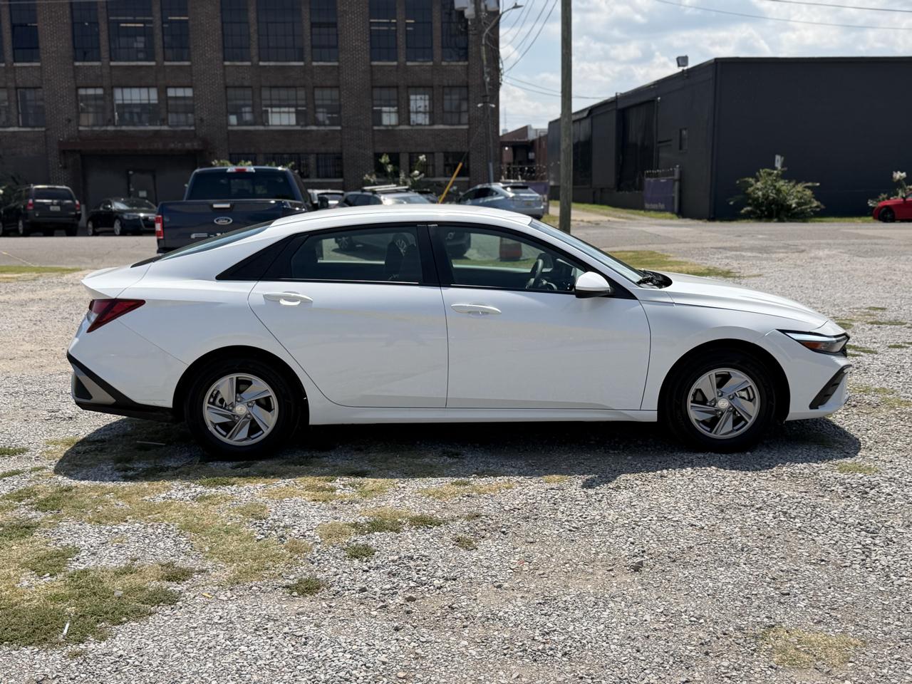 Hyundai Elantra SE 2025