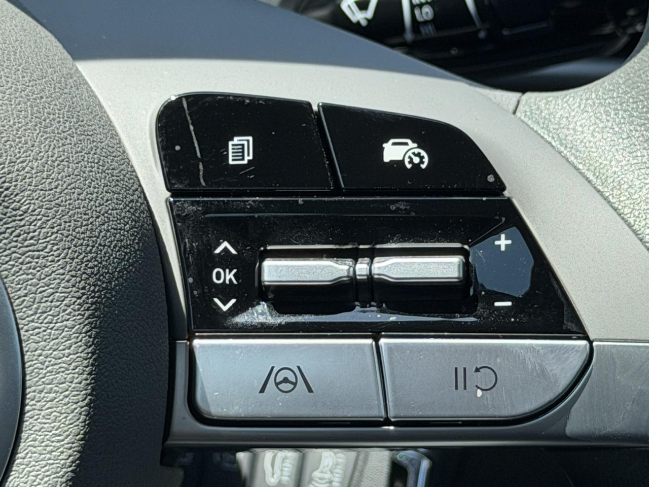 Hyundai Elantra SE 2025