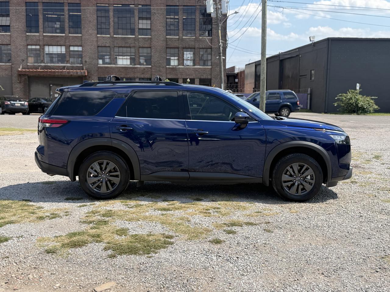 Nissan Pathfinder SV 2023