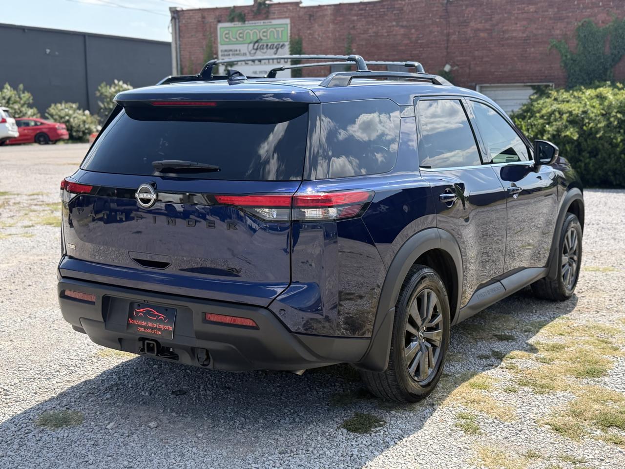 Nissan Pathfinder SV 2023