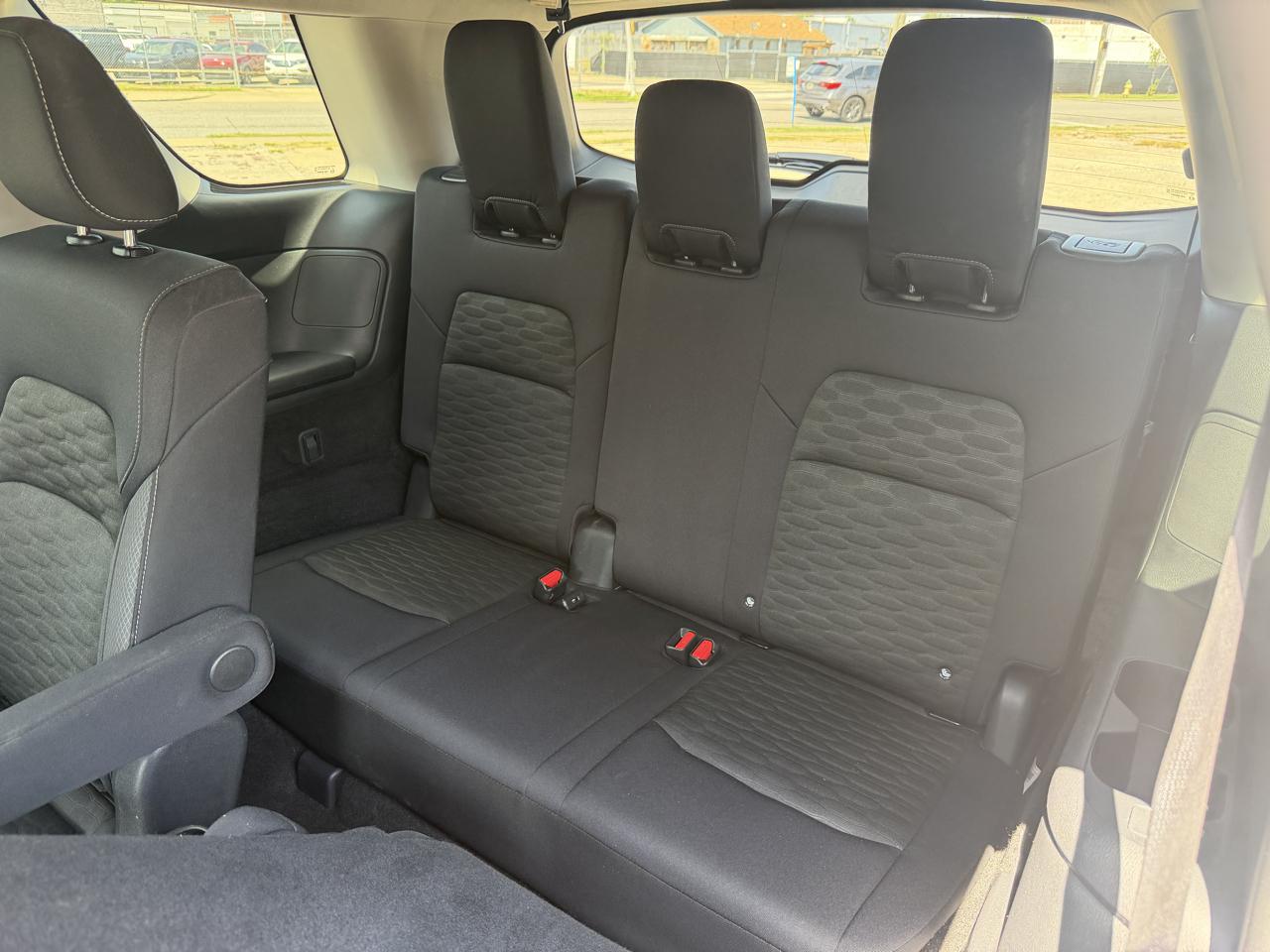 Nissan Pathfinder SV 2023