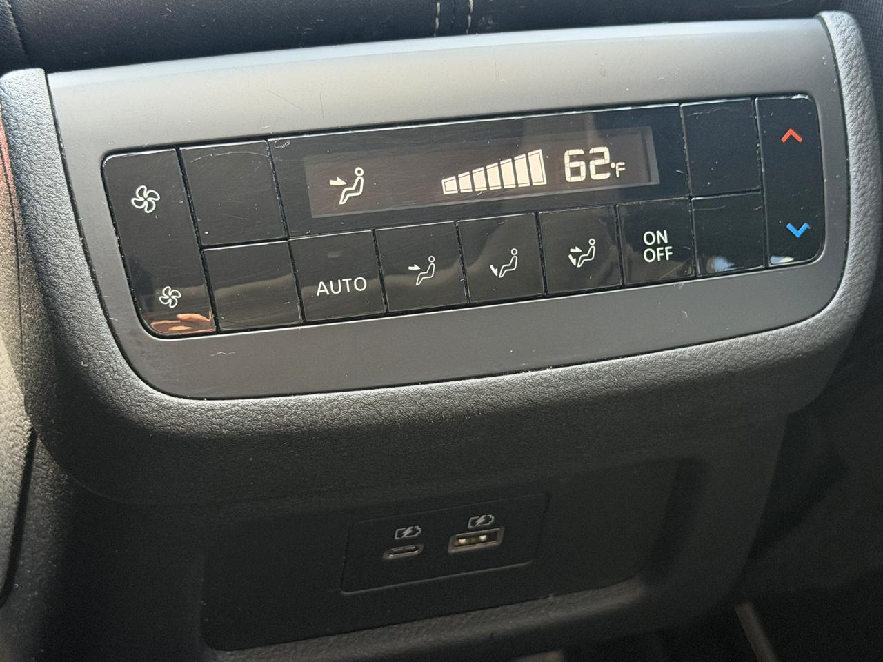 Nissan Pathfinder SV 2023