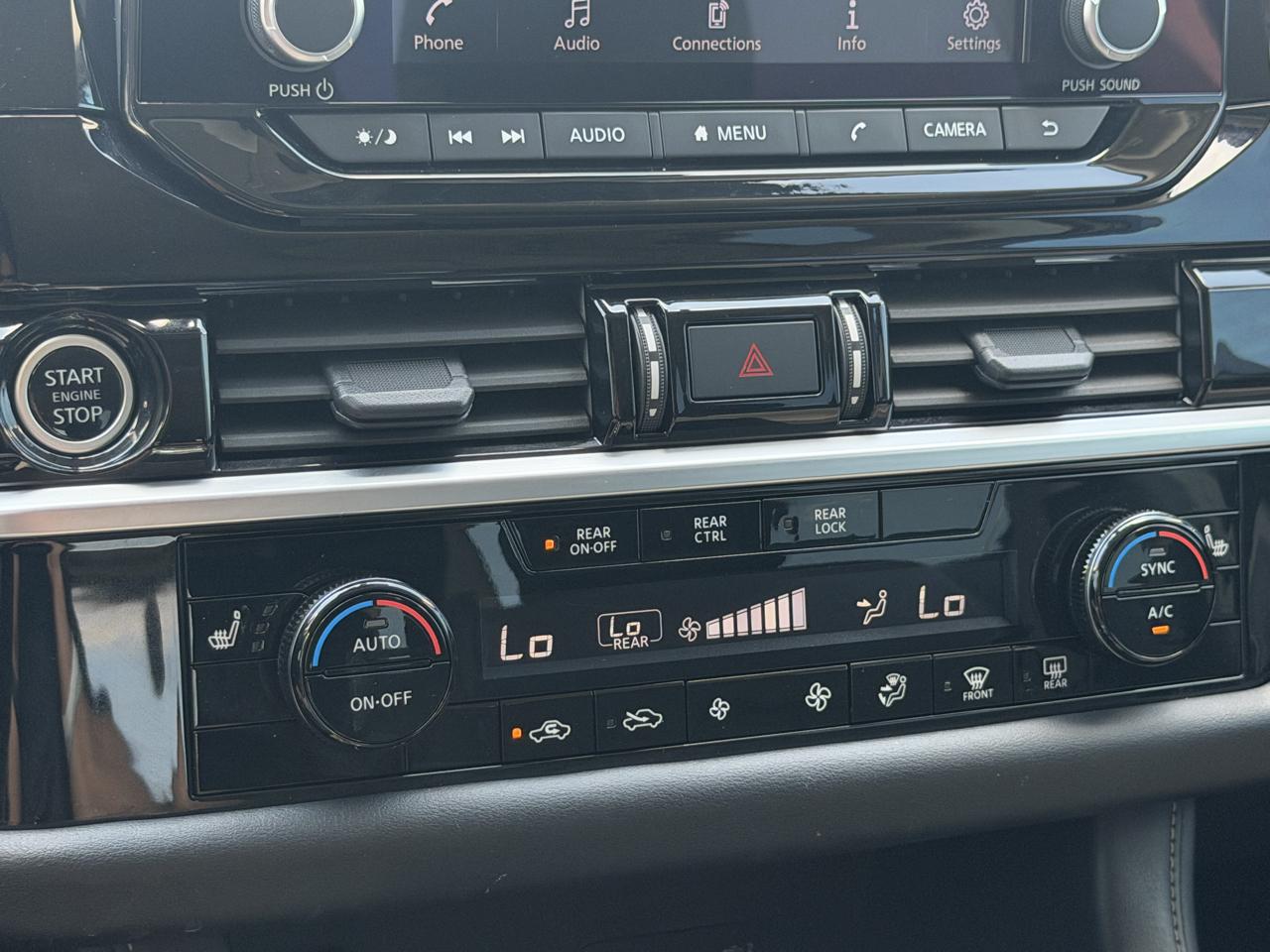 Nissan Pathfinder SV 2023
