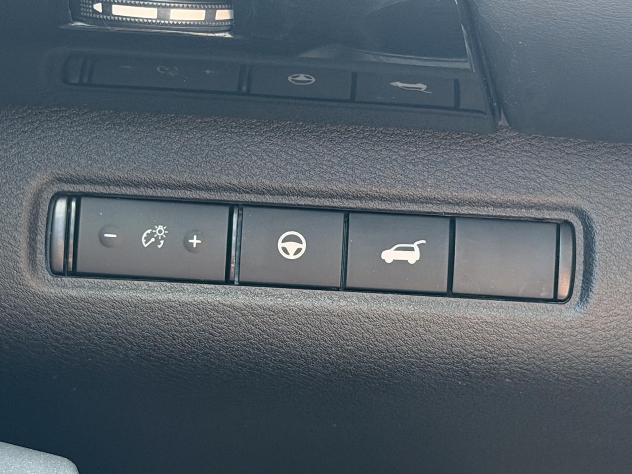 Nissan Pathfinder SV 2023