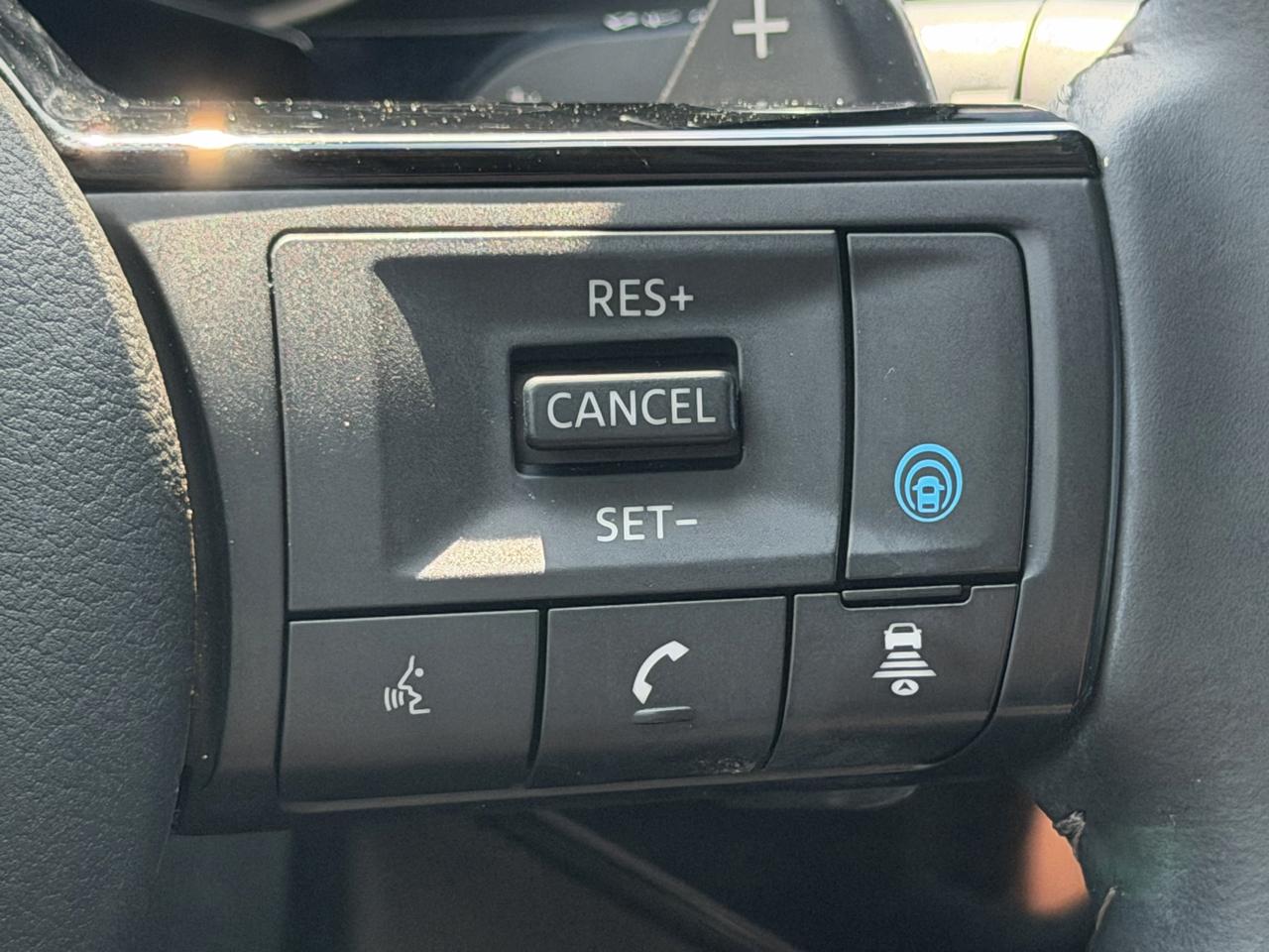 Nissan Pathfinder SV 2023