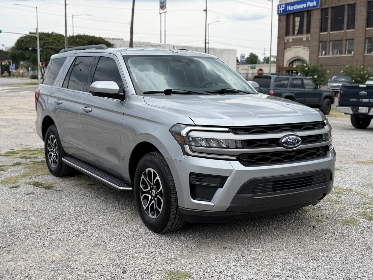 Ford Expedition XLT 2023