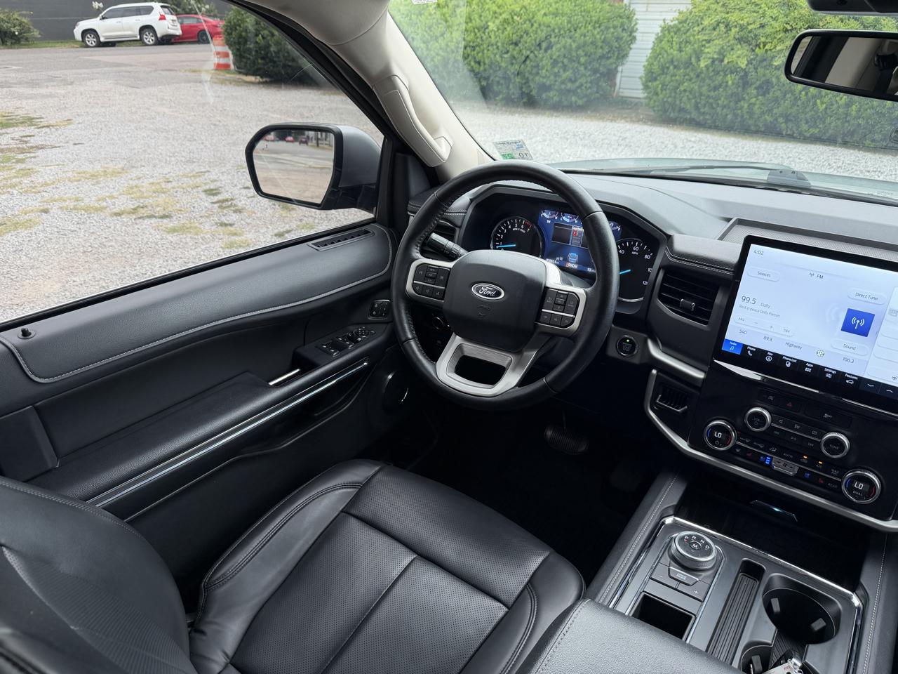 Ford Expedition XLT 2023