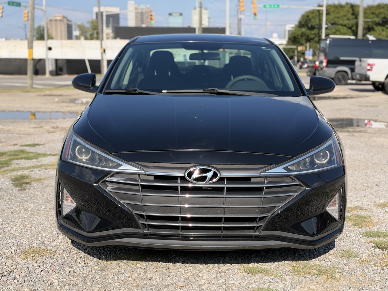 Hyundai Elantra SE 6AT 2019