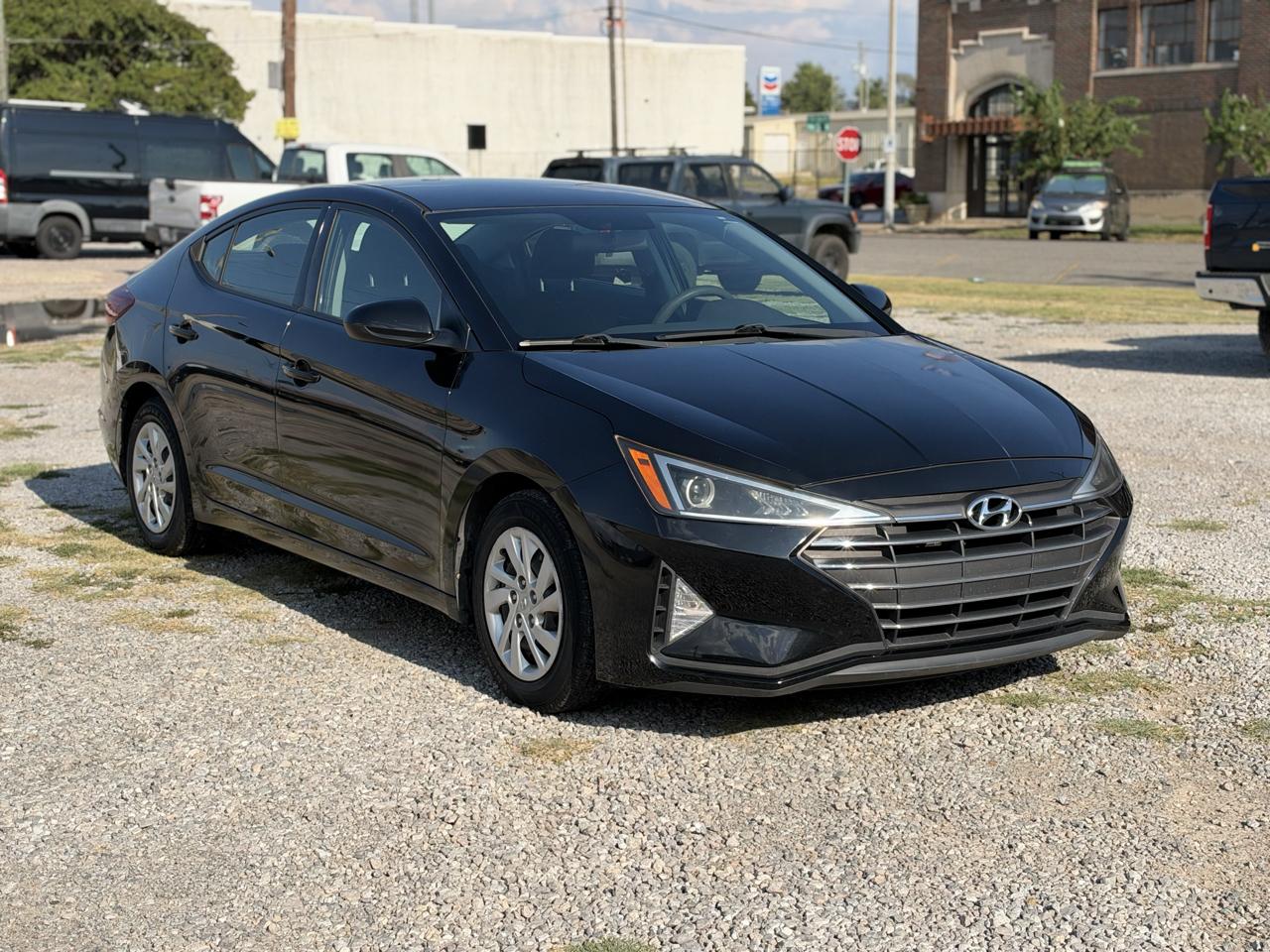 Hyundai Elantra SE 6AT 2019