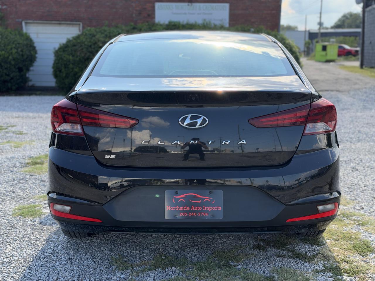 Hyundai Elantra SE 6AT 2019