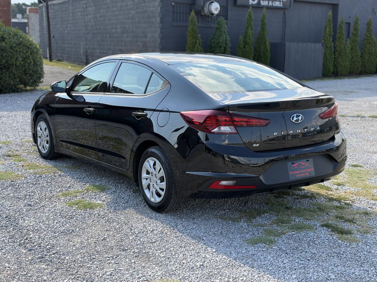 Hyundai Elantra SE 6AT 2019