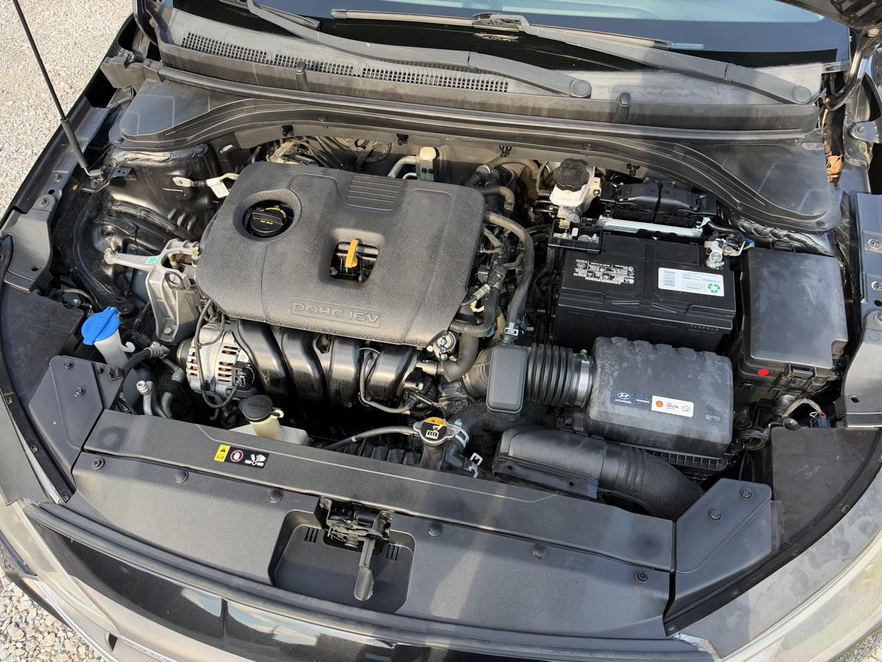 Hyundai Elantra SE 6AT 2019