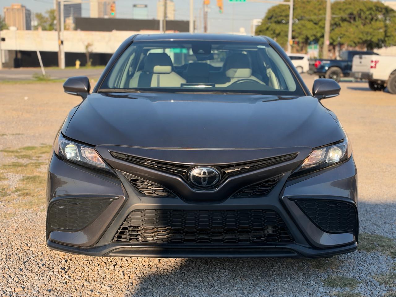 Toyota Camry SE 2024