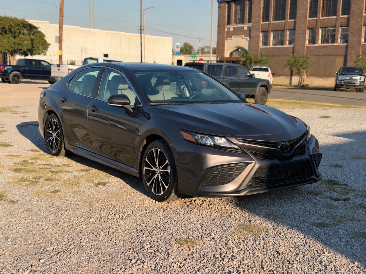 Toyota Camry SE 2024