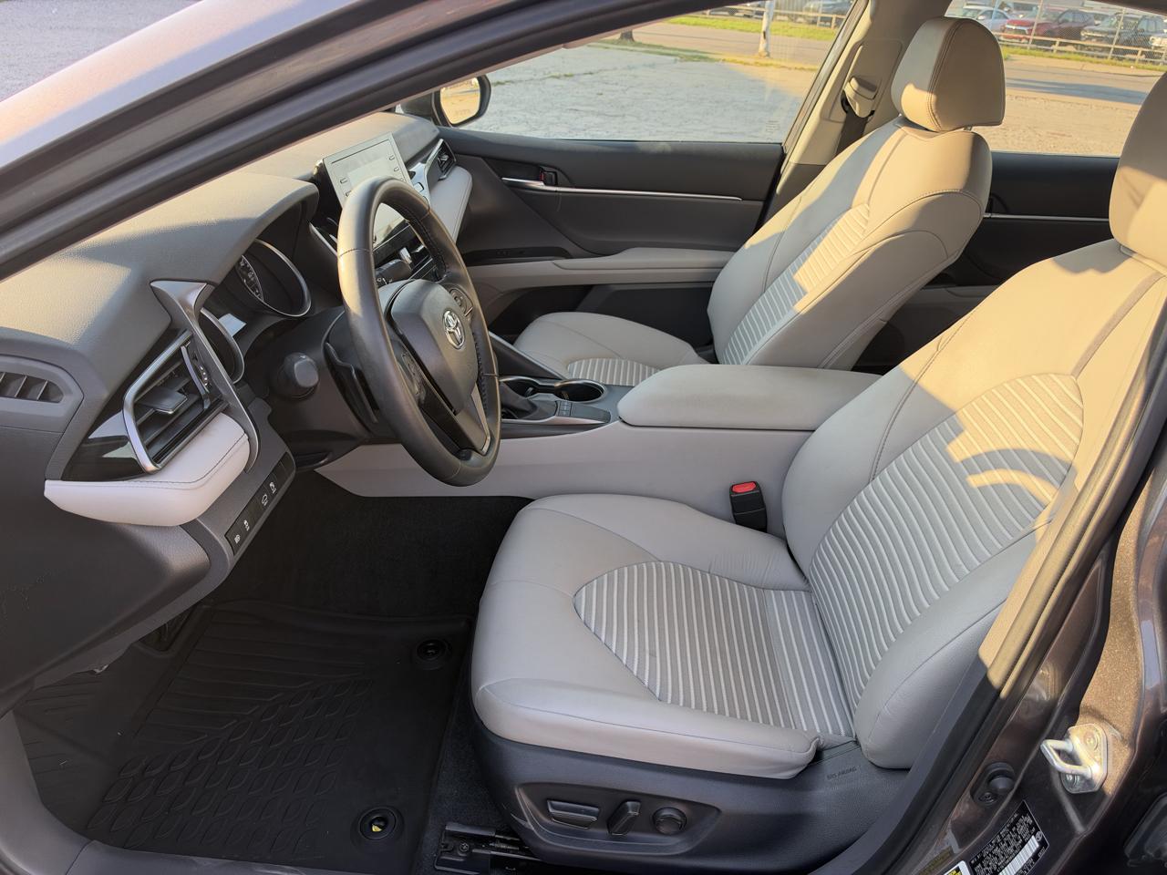 Toyota Camry SE 2024