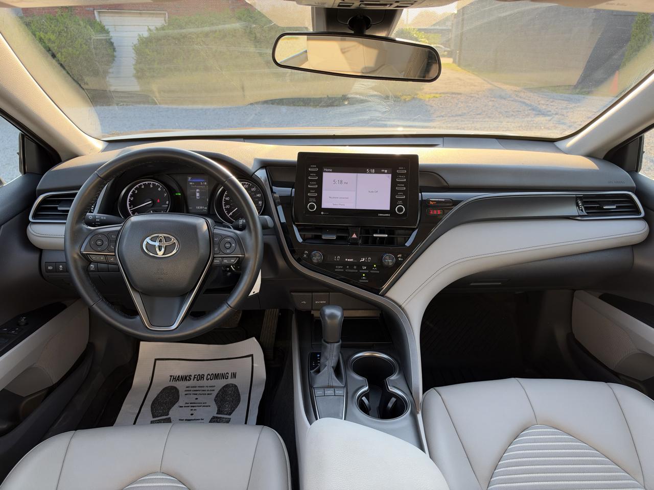 Toyota Camry SE 2024