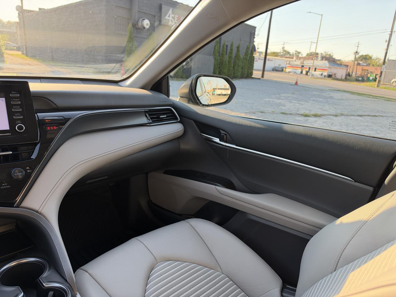 Toyota Camry SE 2024