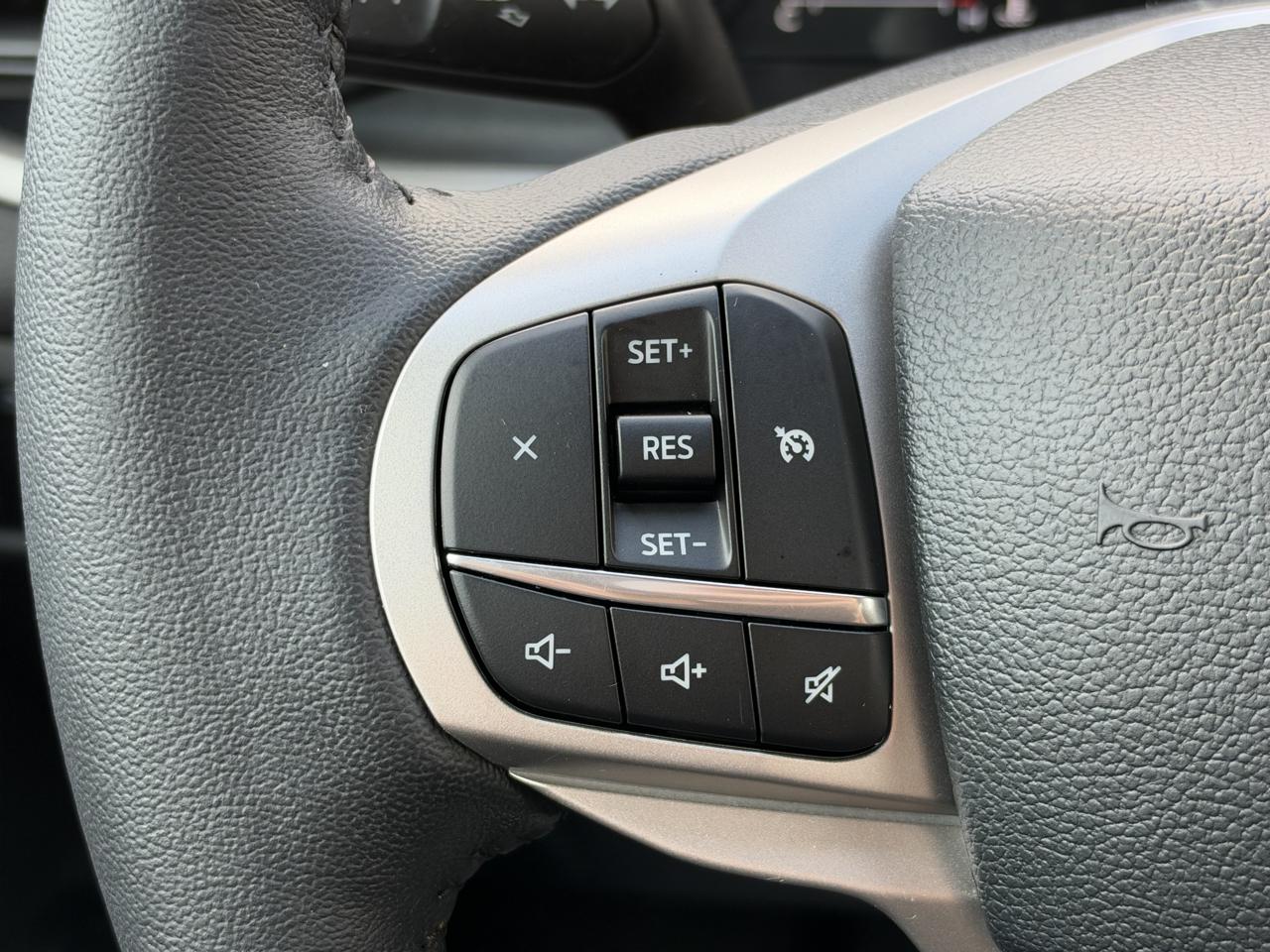 Ford Explorer XLT 2024