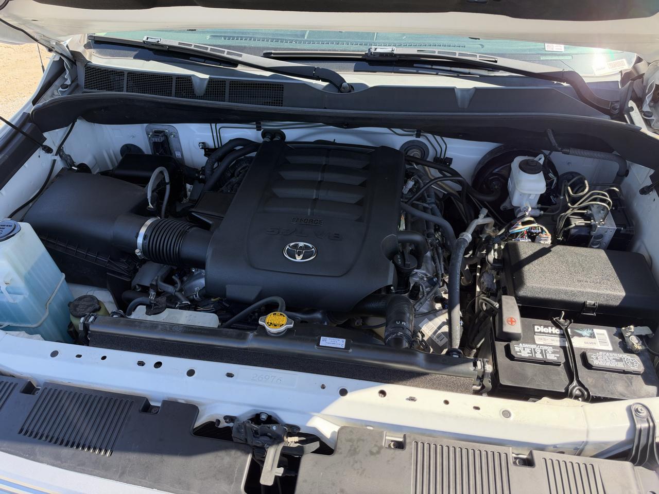 Toyota Tundra Limited 5.7L FFV CrewMax 4WD 2017