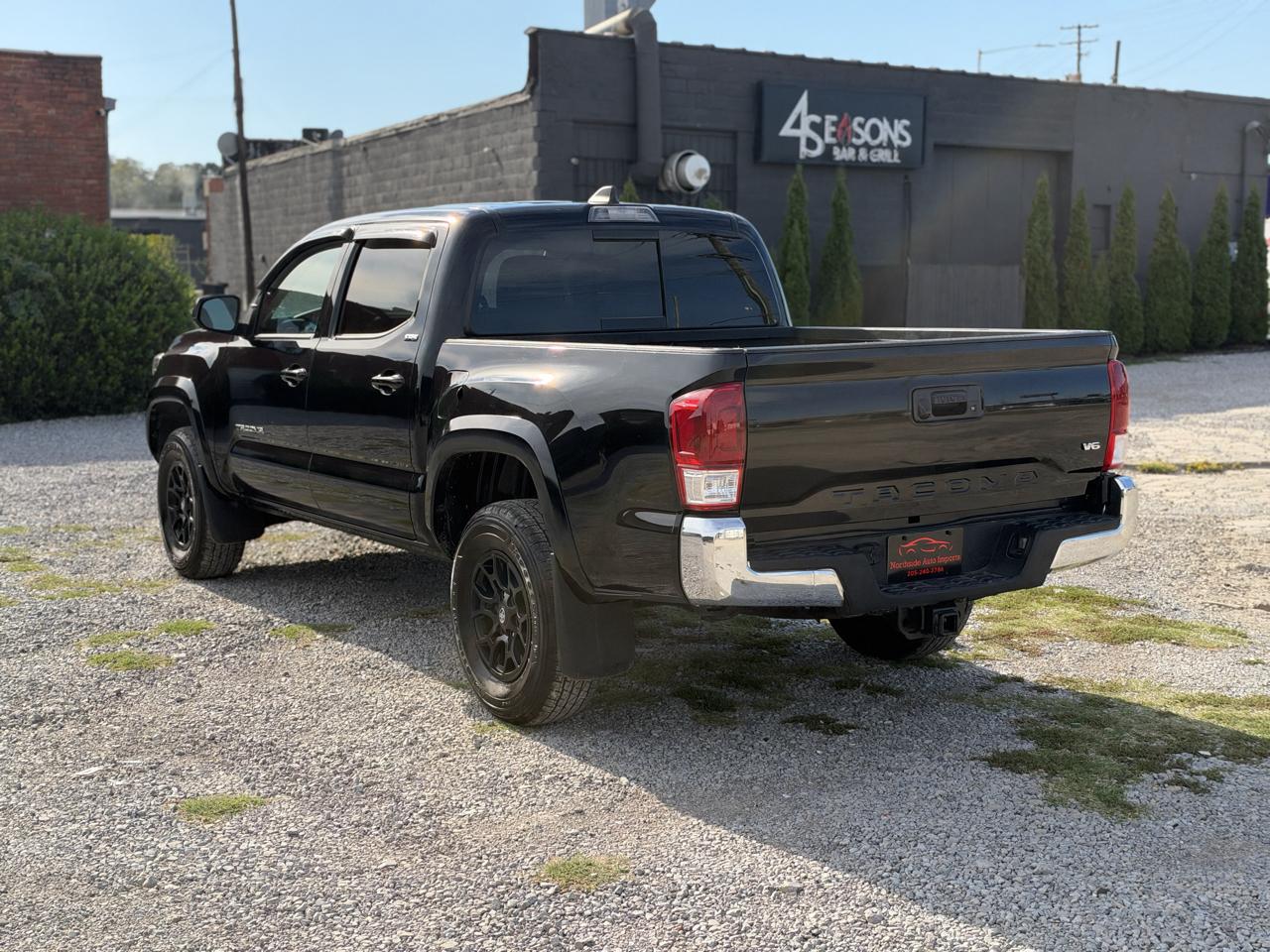 Toyota Tacoma SR5 V6 2022