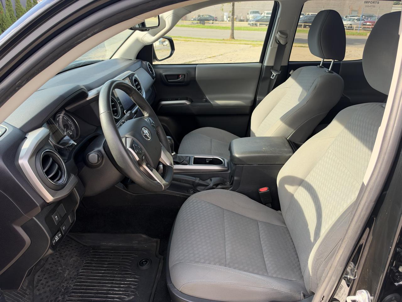 Toyota Tacoma SR5 V6 2022