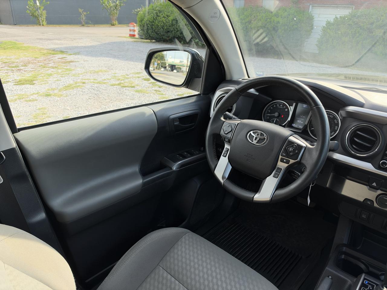 Toyota Tacoma SR5 V6 2022
