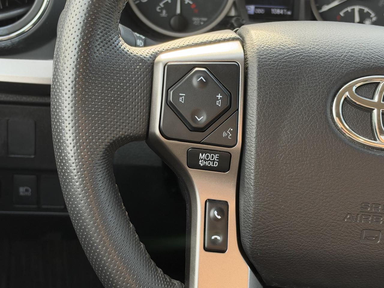 Toyota Tacoma SR5 V6 2022