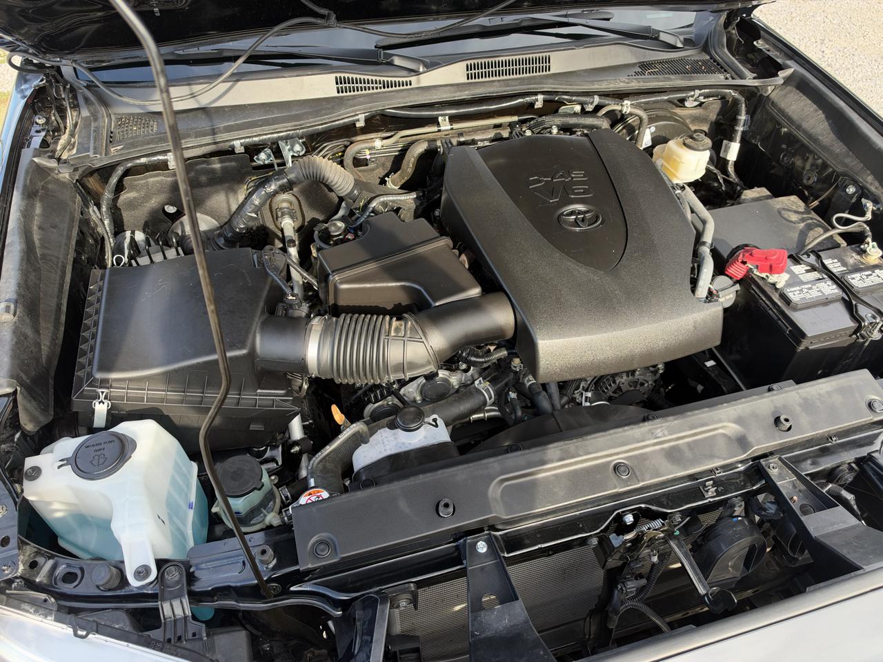 Toyota Tacoma SR5 V6 2022