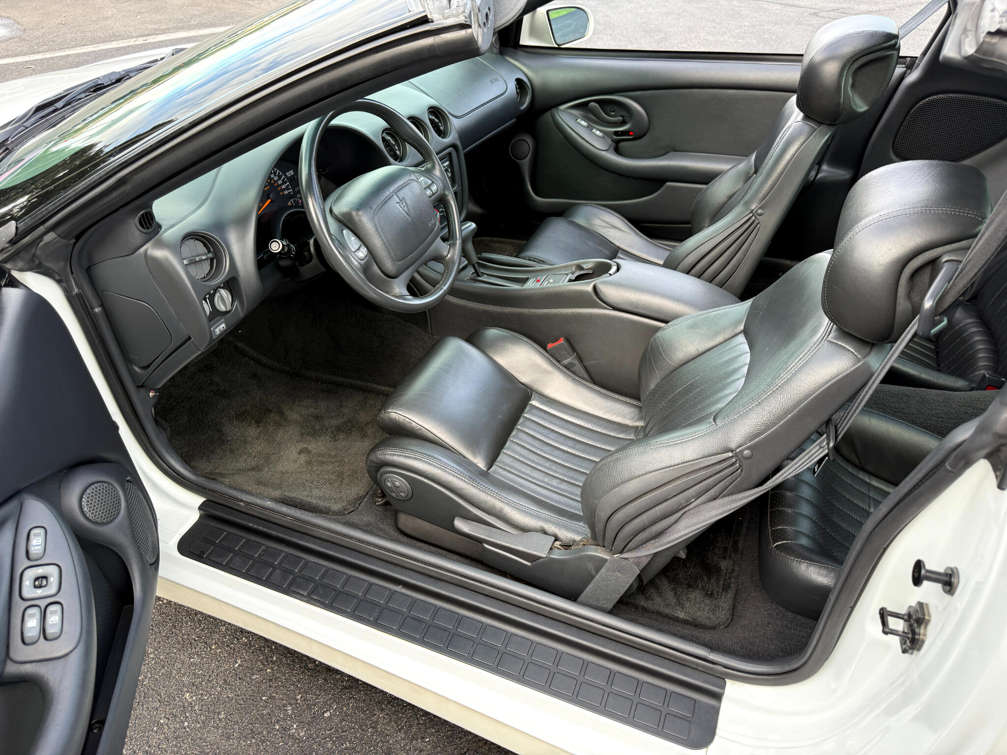 1995 Pontiac Firebird TRANS AM photo 2