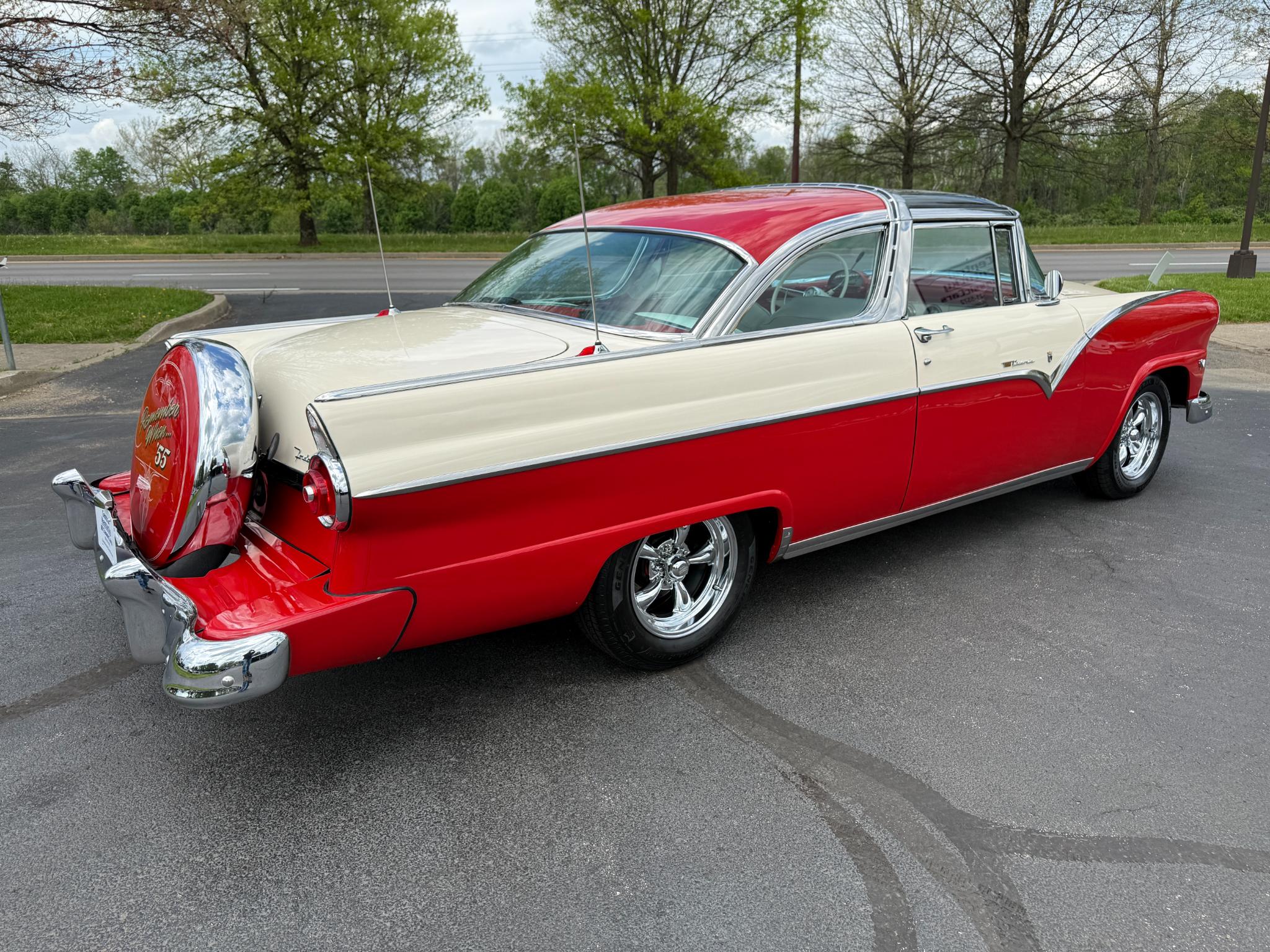 Ford Crown Victoria  1955