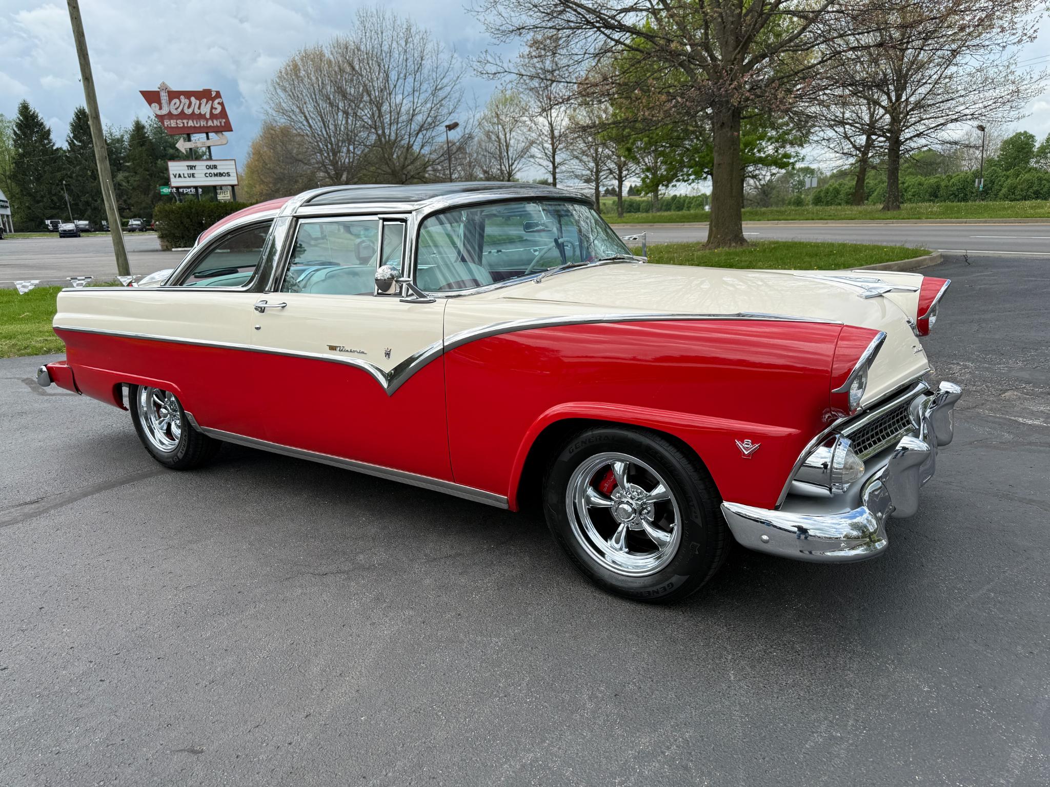 Ford Crown Victoria  1955