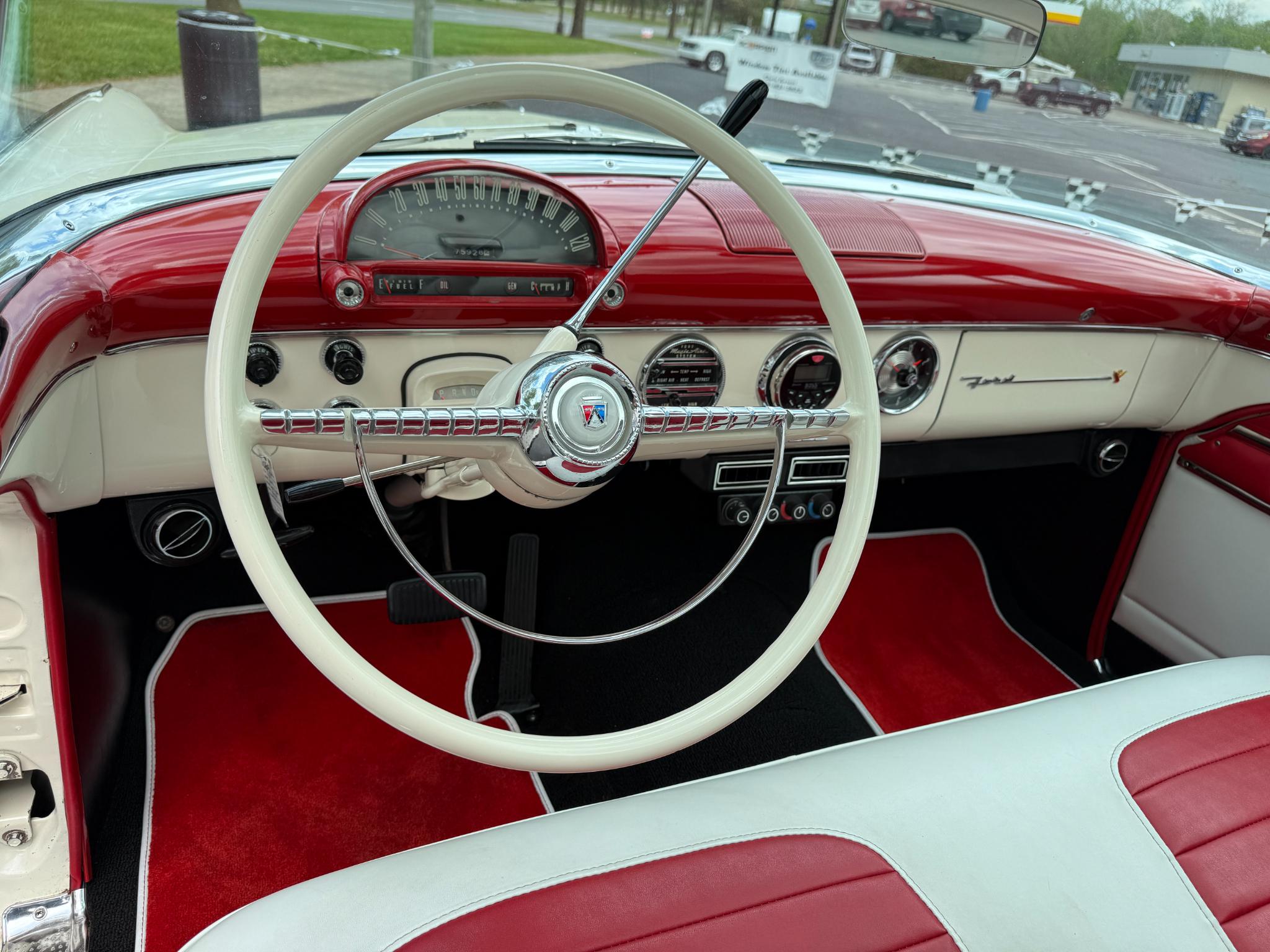 Ford Crown Victoria  1955