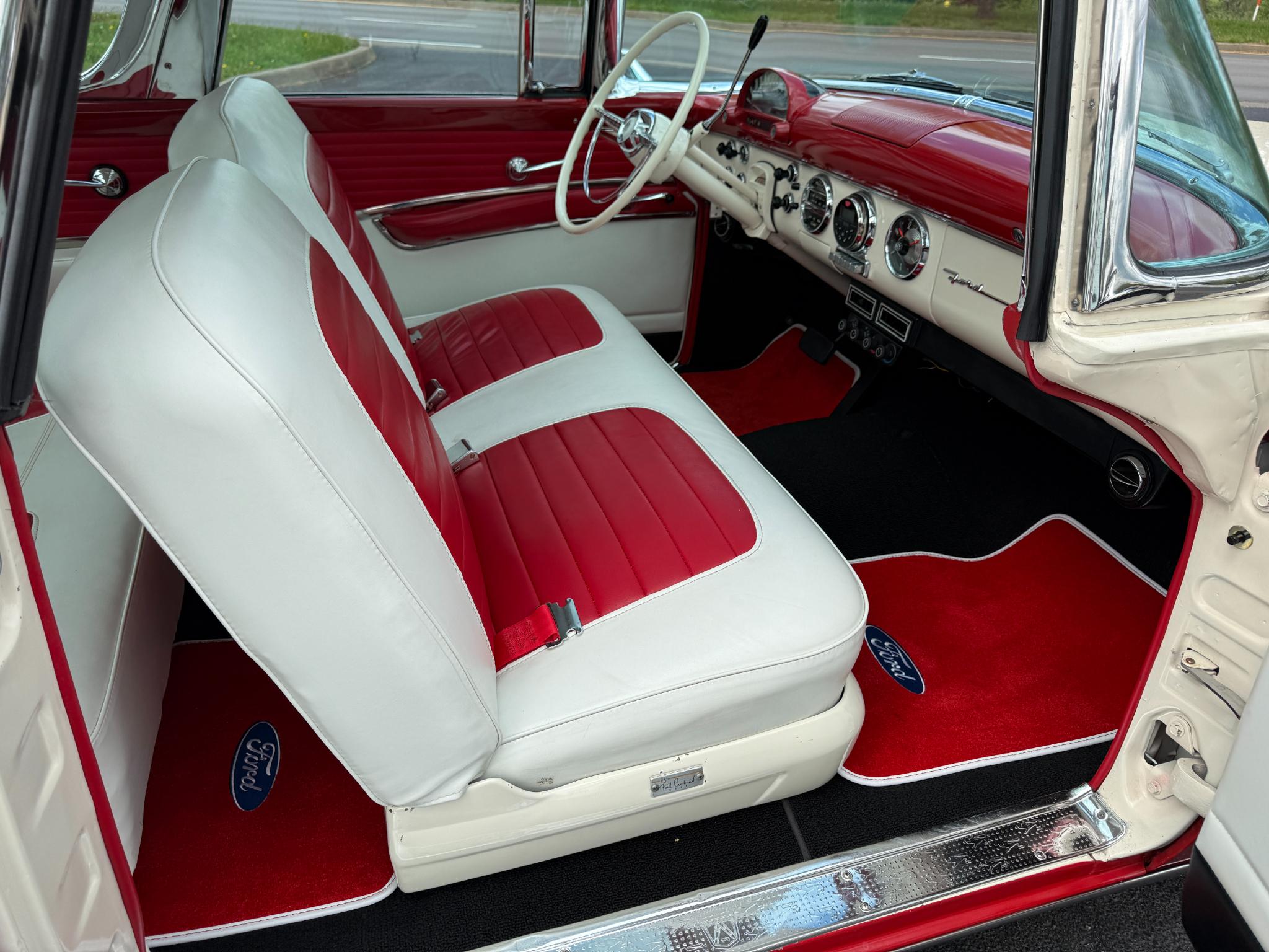 Ford Crown Victoria  1955