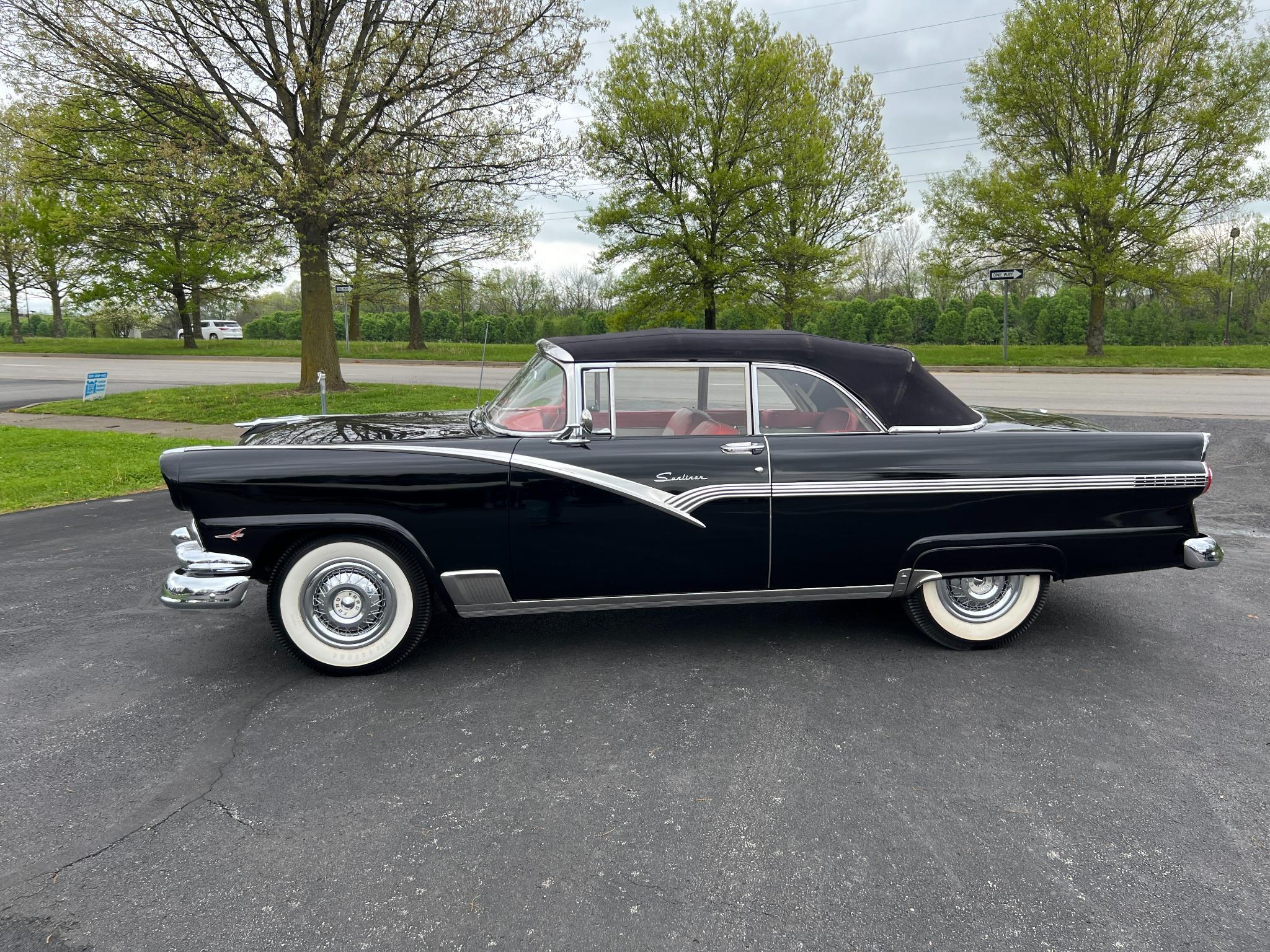 Ford Fairlane Sunliner Convertible  1956