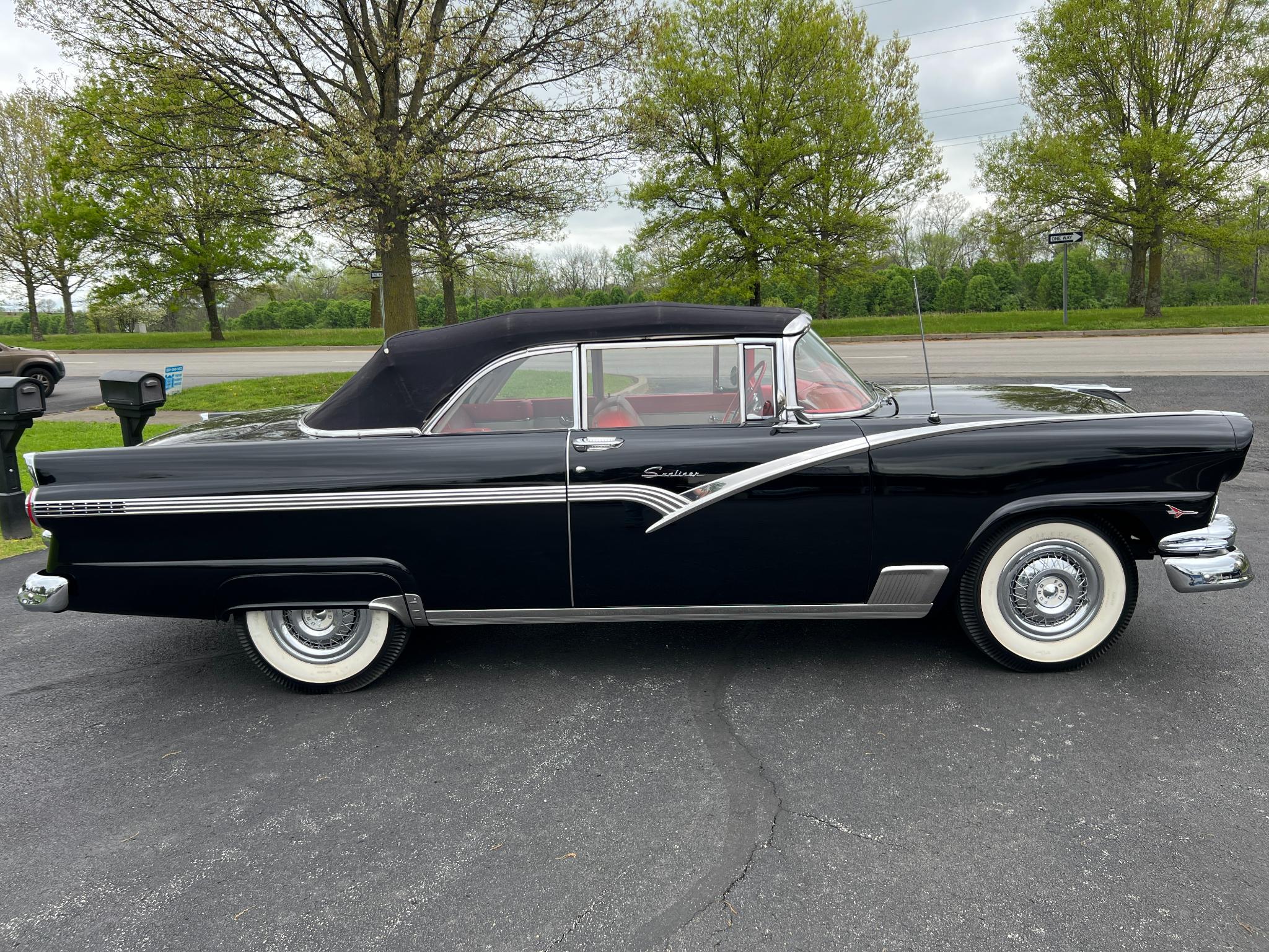 Ford Fairlane Sunliner Convertible  1956