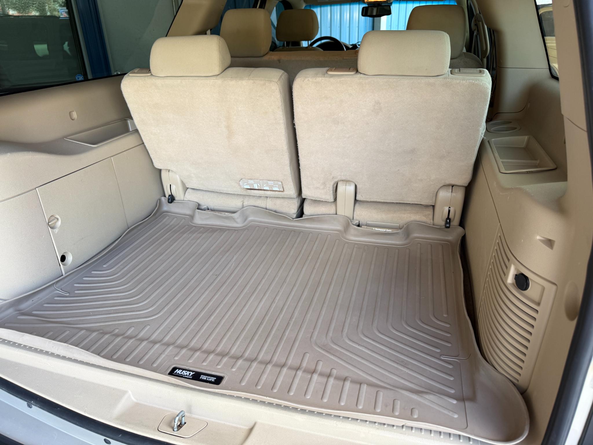 Chevrolet Suburban LS 2011