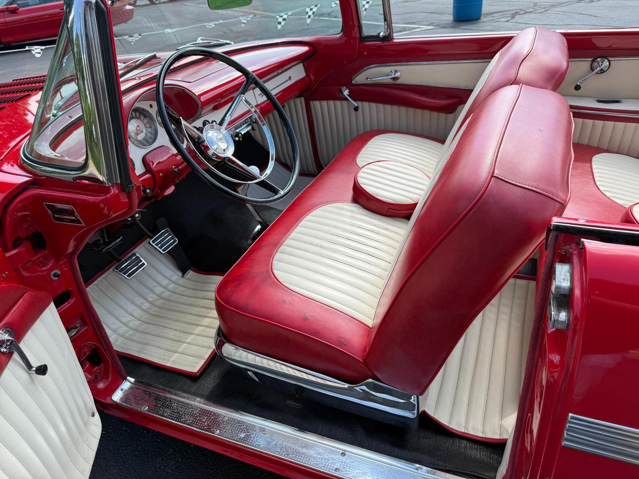 Ford Fairlane Sunliner Convertible  1956