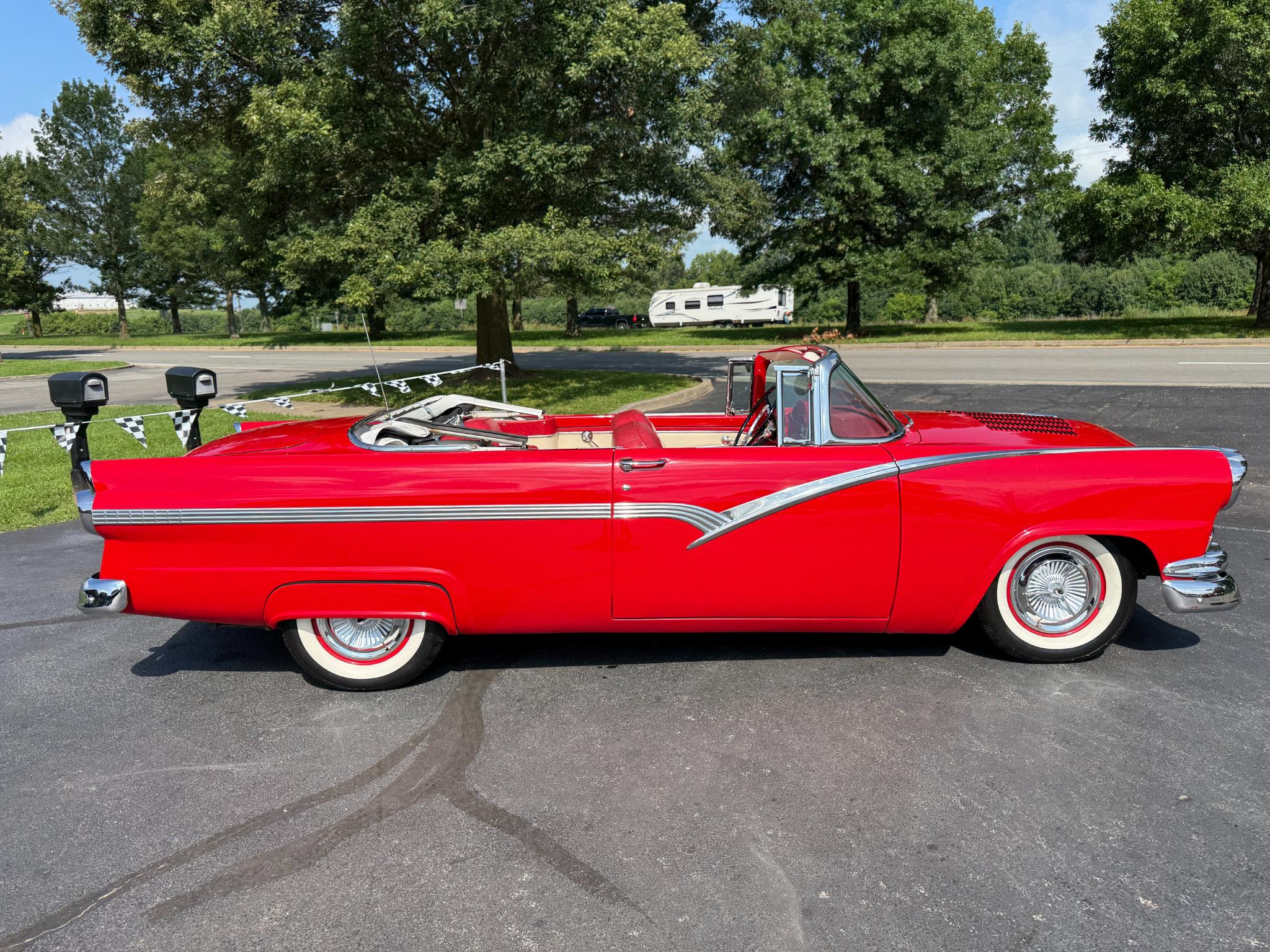 Ford Fairlane Sunliner Convertible  1956