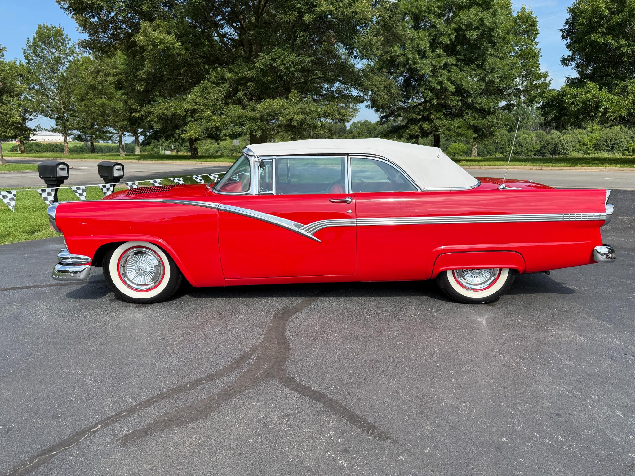 Ford Fairlane Sunliner Convertible  1956
