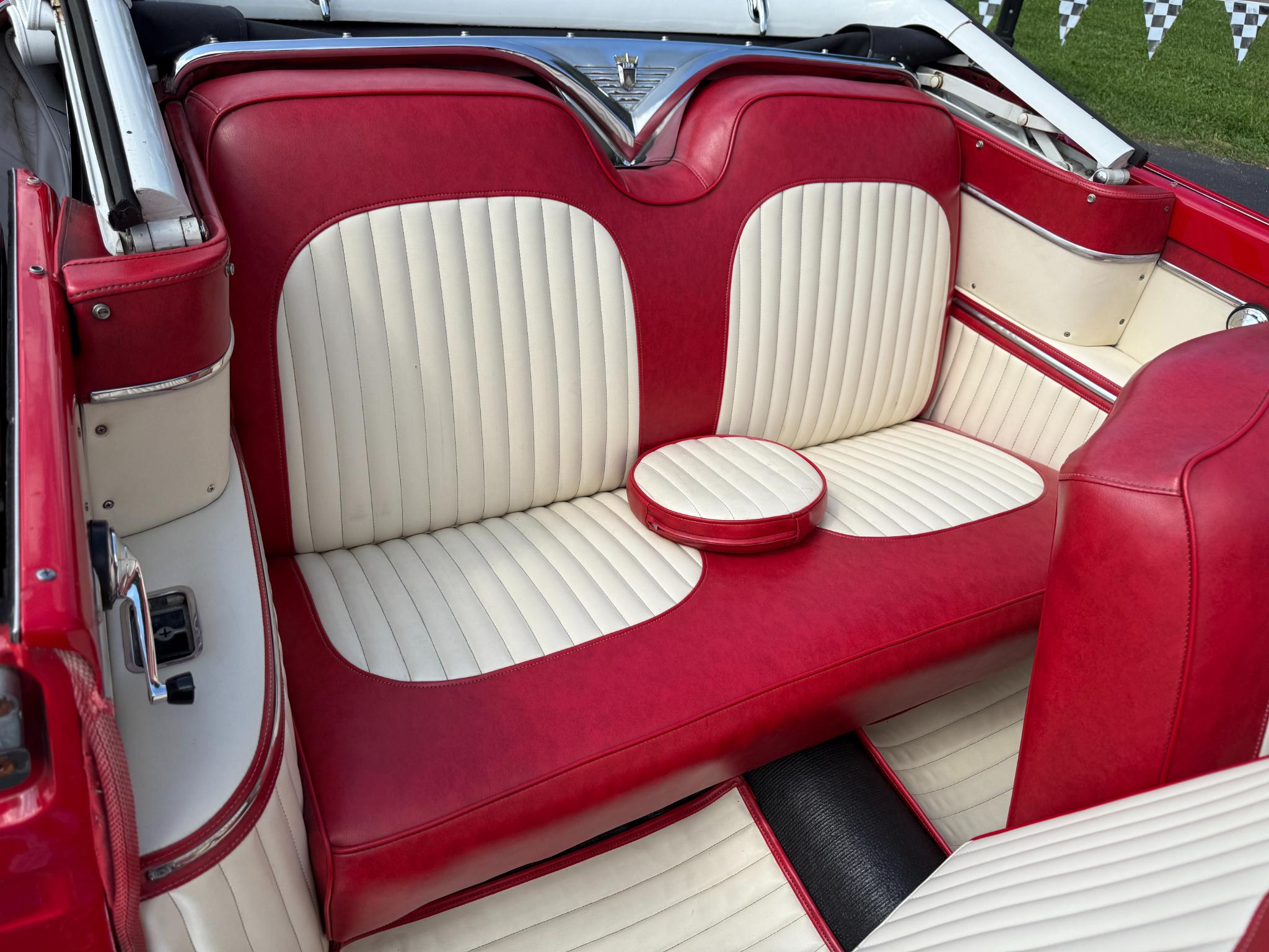 Ford Fairlane Sunliner Convertible  1956