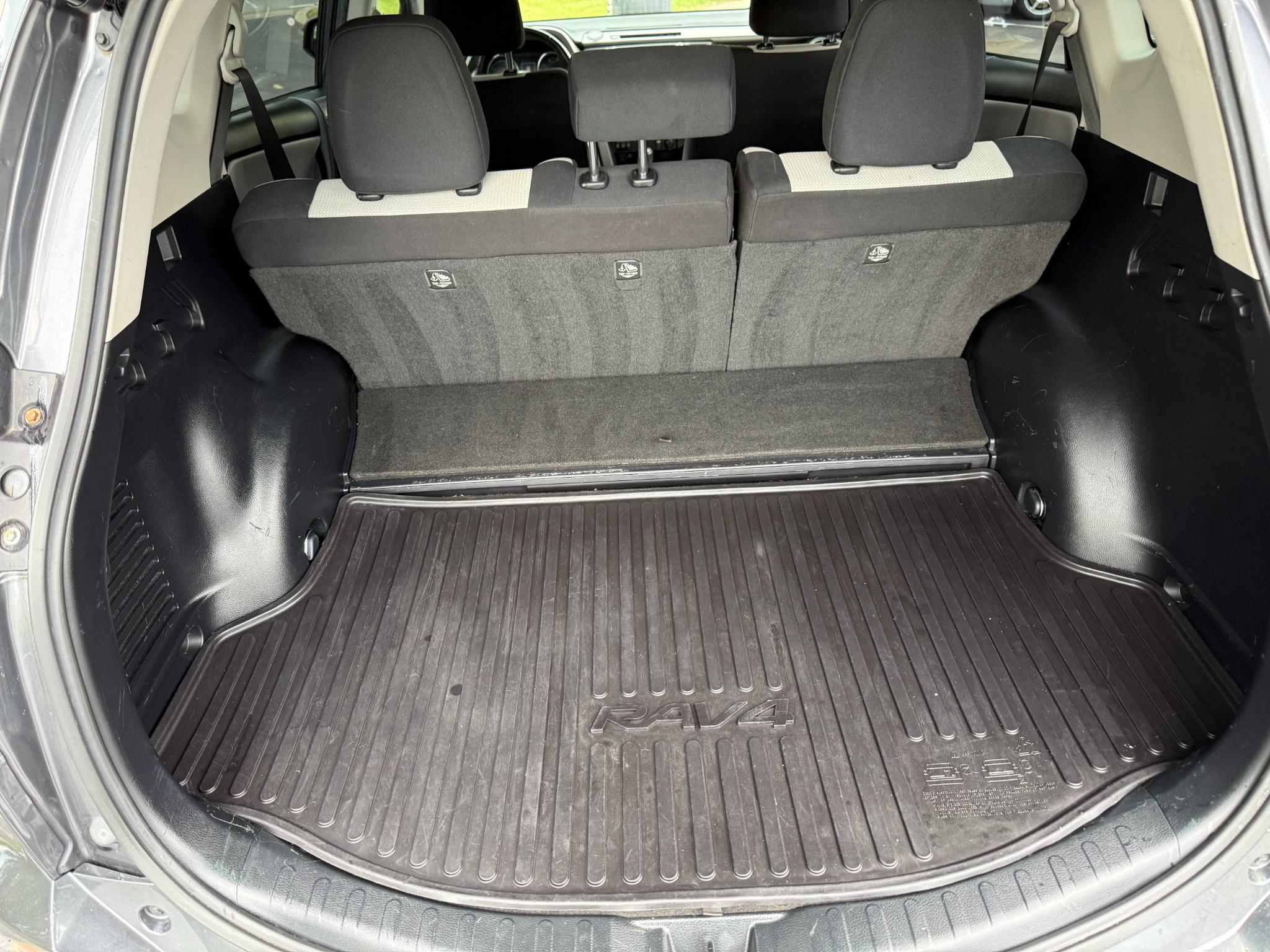 Toyota RAV4 Hybrid XLE 2018