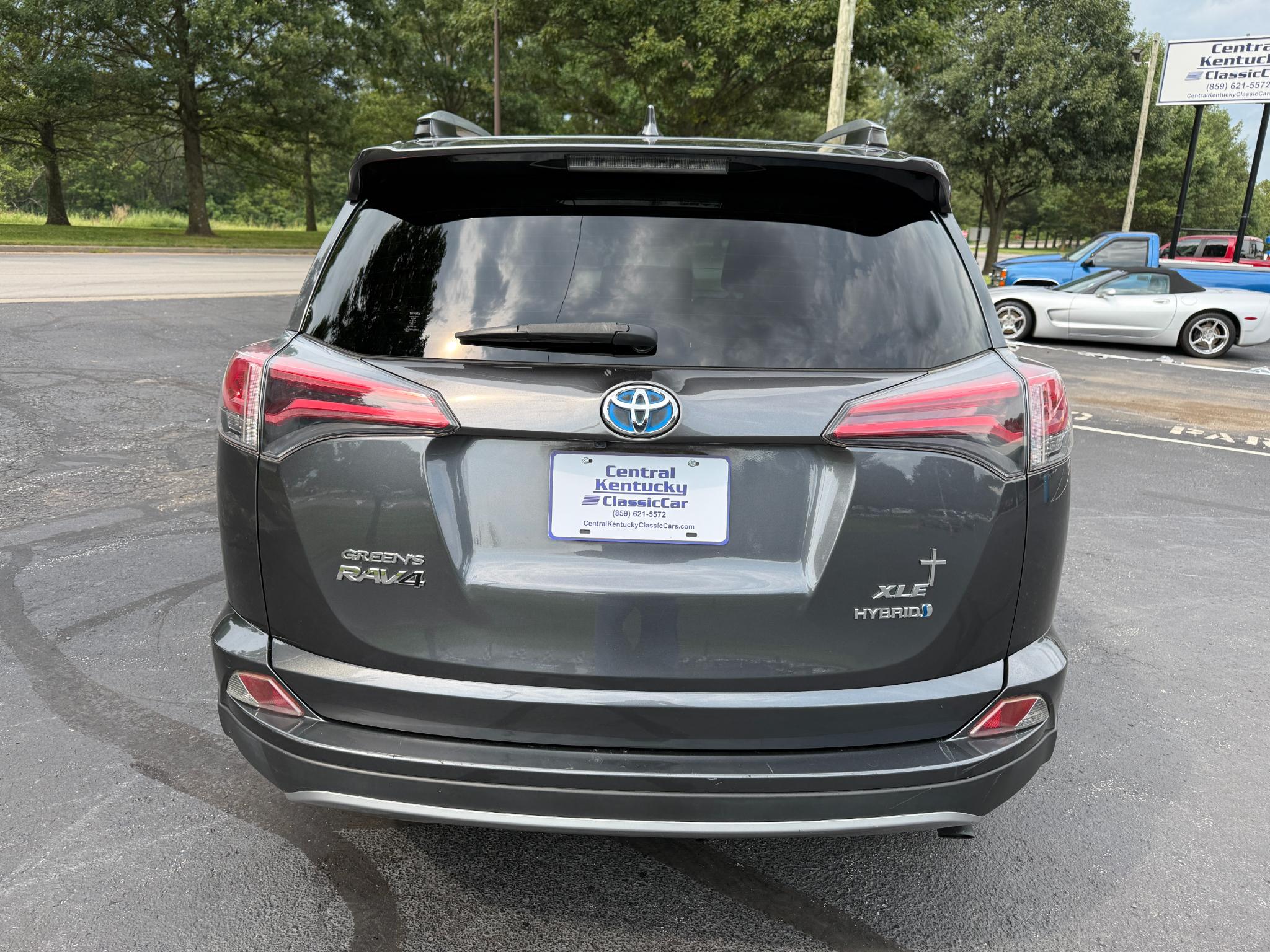Toyota RAV4 Hybrid XLE 2018